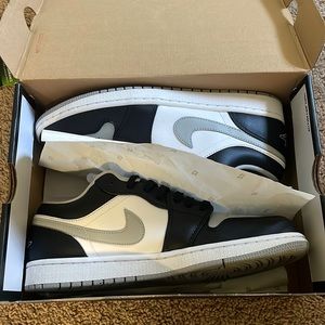 Air Jordan 1 low blk/blk-lt smoke grey sz 10